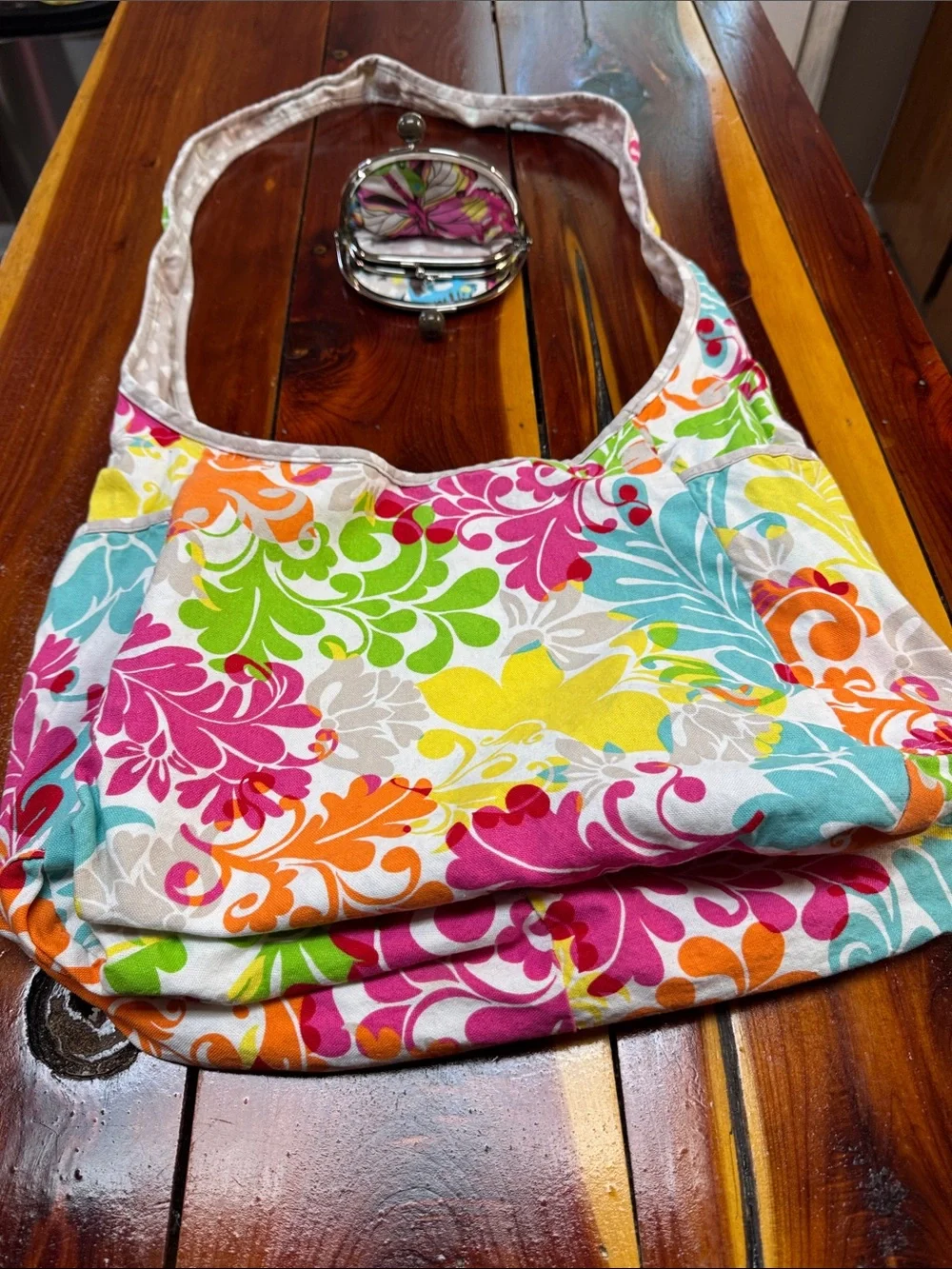 thirty-one Reversible Floral/ Gray Polka Dot  Hobo  Bag & Coin Purse W/ Pockets
